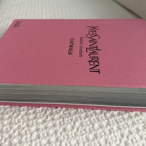 Catwalk The Complete Fashion Collections books like new, English