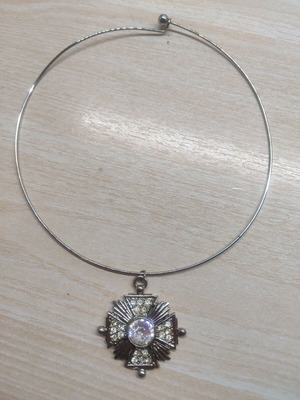 Necklace and two bracelets like new