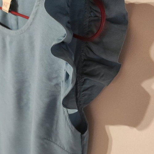 Top in beautiful blue, like new, size M