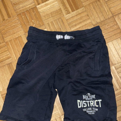 District men's shorts size M like new black and white