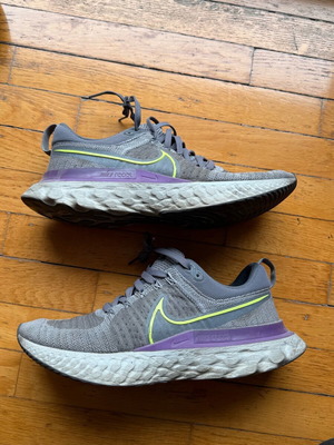 Nike Infinity React athletic shoes used, size 43, gray