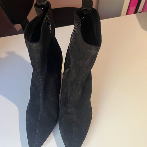 Migato Suede Ankle Boots like new, size 39, black