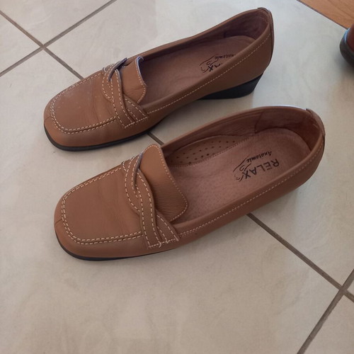 Women's shoes size 36 brown color like new