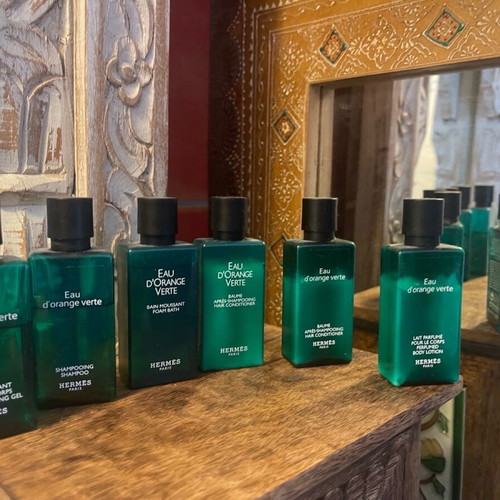 Hermes Orange Verte Spa bath set like new