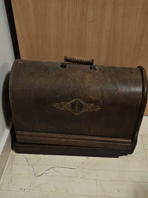 Singer Vintage Sewing Machine 1906 used, collectible
