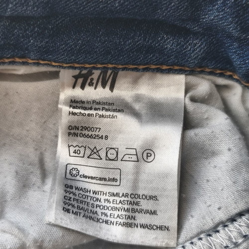 H&M women's girlfriend-fit jeans, size XS, blue