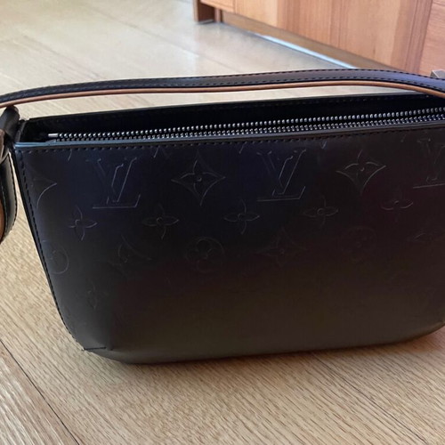 Louis Vuitton women's shoulder bag like new, gray and beige