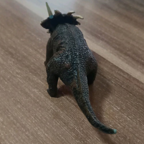 Styracosaurus dinosaur figure used, 15cm length