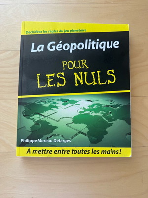 Book La Géopolitique Pour Les Nuls in French like new