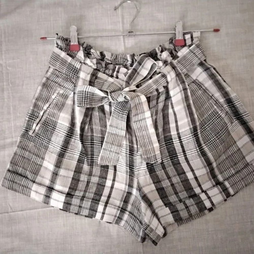 Linen high-waisted shorts Innocent like new, gray plaid with fabric belt