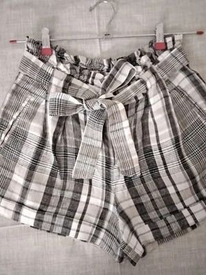 Linen high-waisted shorts Innocent like new, gray plaid with fabric belt