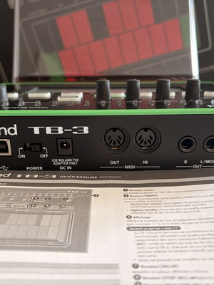 Roland TB-3 Touch Bass Synthesizer Bassline σαν καινούργιο με κουτί και Decksaver