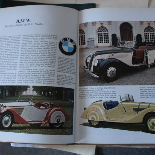 French Book of Classic Cars like new, 191 pages, 54 car brands from 1927