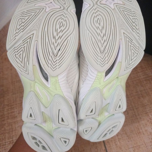 Mizuno Wave Lightning Z7 volleyball shoes used, women's size 38, white