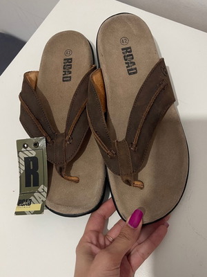road new men slippers