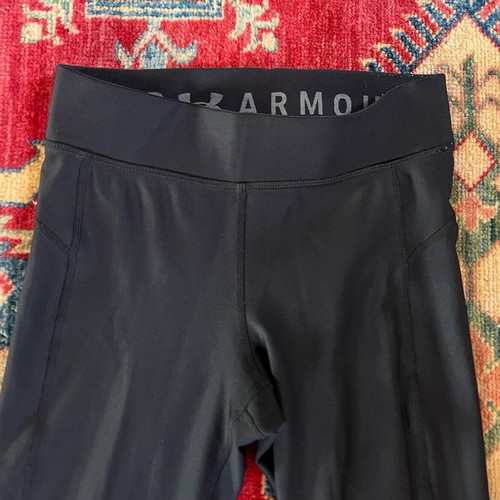 Under Armour women's leggings like new, size S/M, black