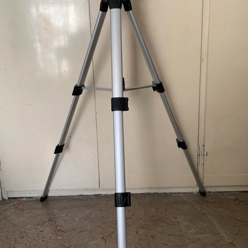 Tripod for level used