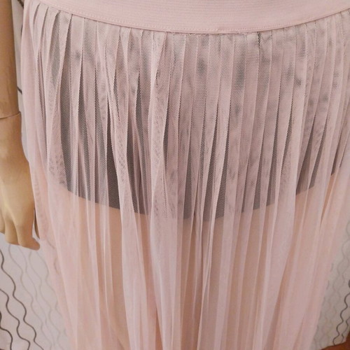 H&M Loves Coachella pleated mesh skirt in soft pink, like new, size 38/M
