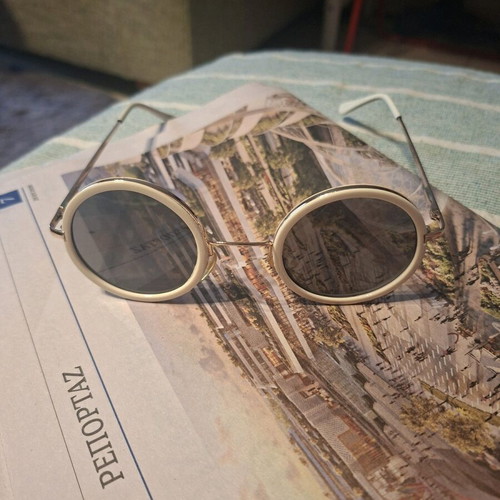 Sunglasses with UV400 protection CE like new, white