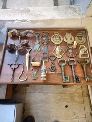 Колекция от 21 отварачки за бутилки като нови