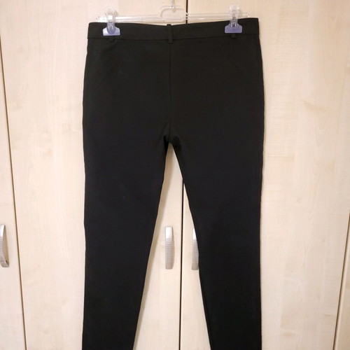 Zara low-rise pants used, size medium, with zipper pockets