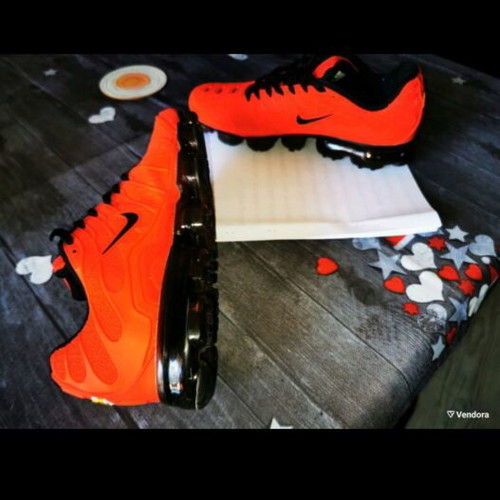 Nike Air VaporMax Plus shoes like new, black and red, size 41
