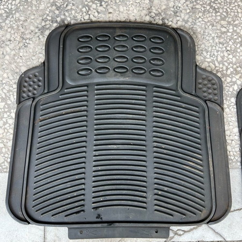 Car mats for rear seats, plastic, like new