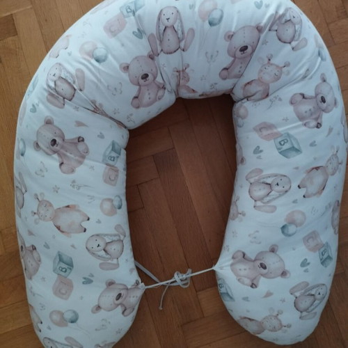 Pregnancy and Nursing Pillow like new