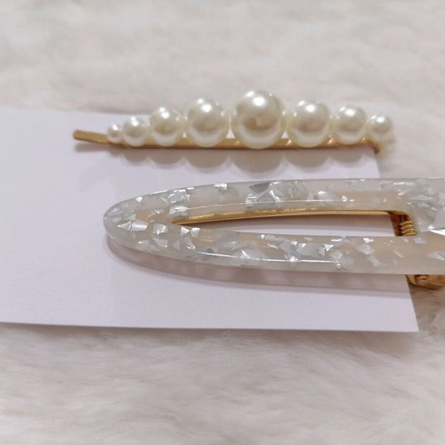 Women’s hair accessory clip set of 2 with pearls new