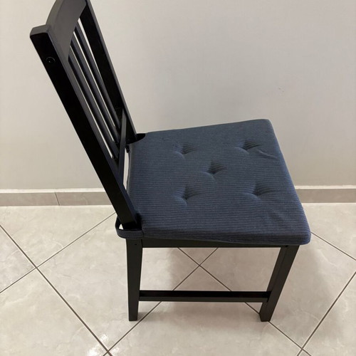IKEA Stefan dining chairs like new, set of 4 with blue cushions