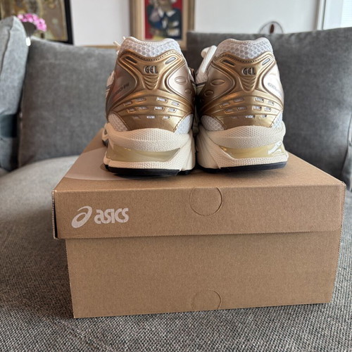 Asics Gel-Kayano 14 Olympic Medals sneakers new, size 44.5, white and gold