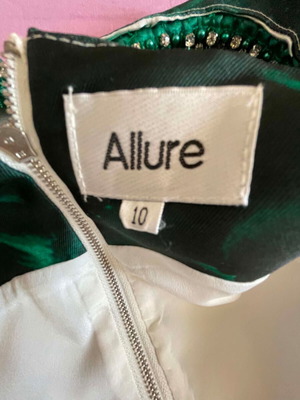Allure dress like new, green with integrated rhinestone necklace, size M