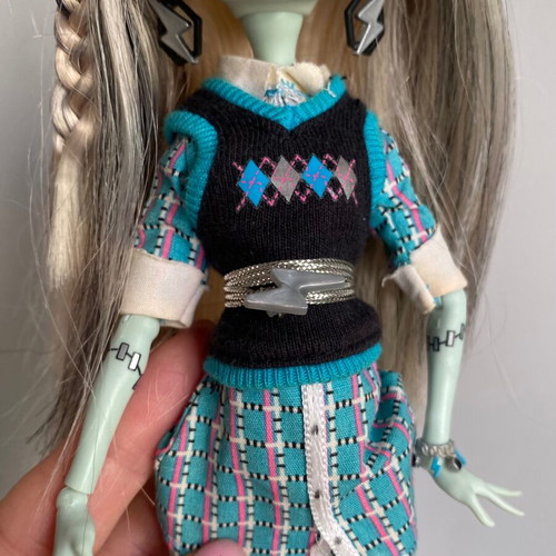 Monster High School's Out Frankie Stein doll 2011 used