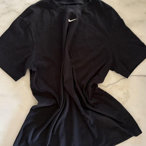 Nike Essential Center Embroidered Swoosh T-Shirt Move to Zero cotton