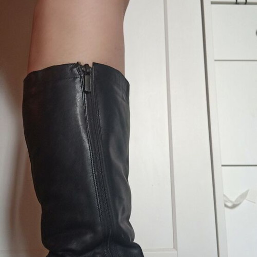 Women's winter boots used, natural leather and fur, size 38, black