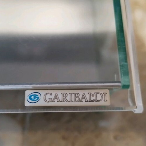 Garibaldi two-position case like new, premium brown organizer
