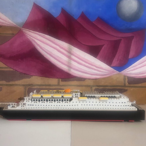 Titanic Model Ship COBI like new