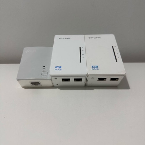 PowerLine Tp-Link WPA4220 AV600 Wireless 3-Pack Starter Kit like new