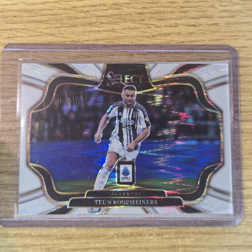 Teun Koopmeiners Field Level Flash Serie A Select 2025-2026 card