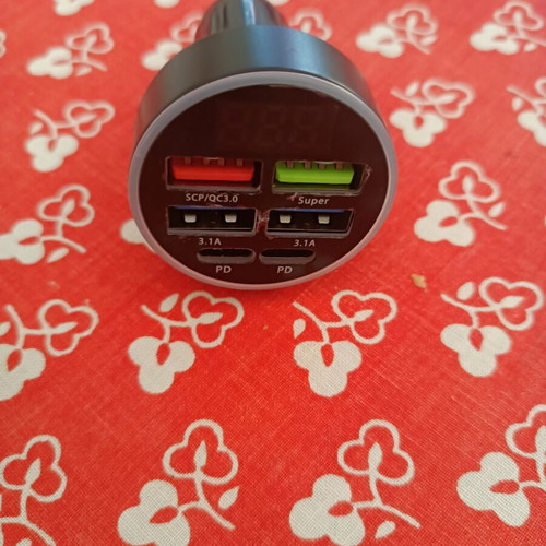 Charging accessory with 4 USB ports new