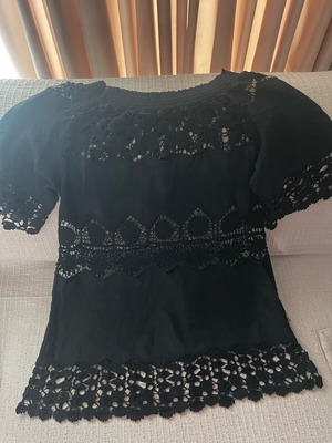 Beach dress one size like new, black and grey