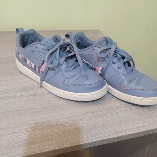 Nike athletic shoes used, gray, size 40