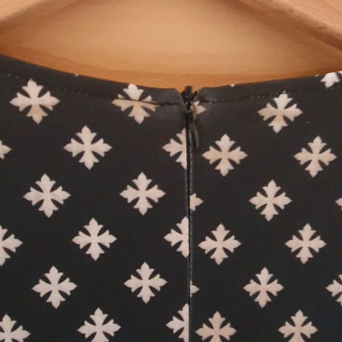 Batida dress new, size 4 (M/L) with back zipper
