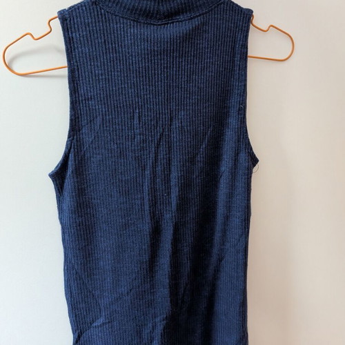 Basics Blue Ribbed Sleeveless Turtleneck Top M like new