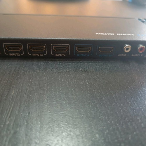 Matrix switch 4x2 1080p μεταχειρισμένο