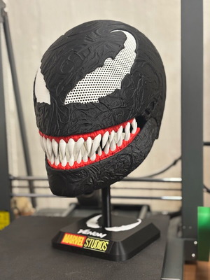 Маска Venom с поставка