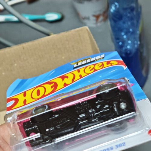 Hot Wheels Mustang Boss 302 Legends new