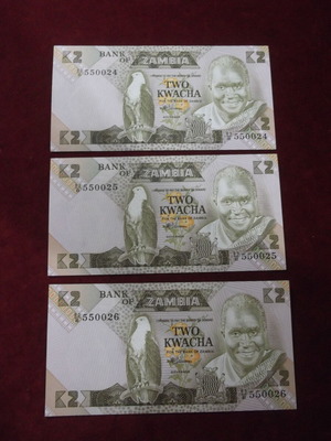 Zambia 2 Kwacha banknotes new, set of 3 with consecutive numbers
