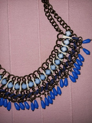 Necklace like new, blue
