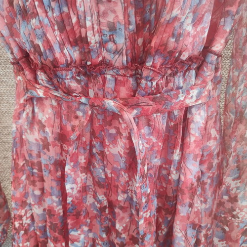Boho floral dress like new, long sleeves, lightweight with belt